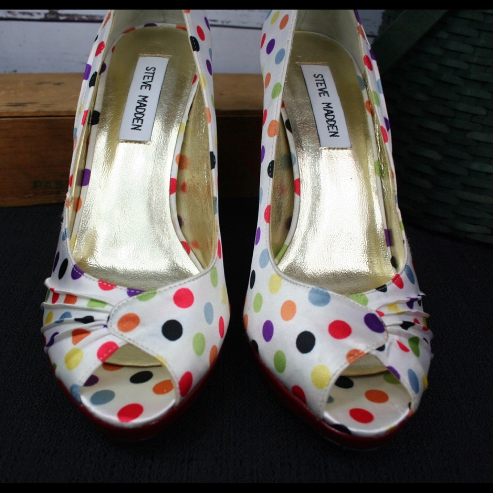 Super fun Steve Madden polka dot heels! - Picture 4 of 8